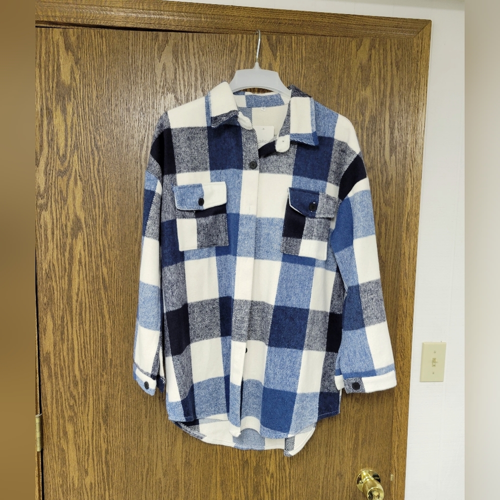 Buffalo plaid blue and navy womens light jacket XL NWT